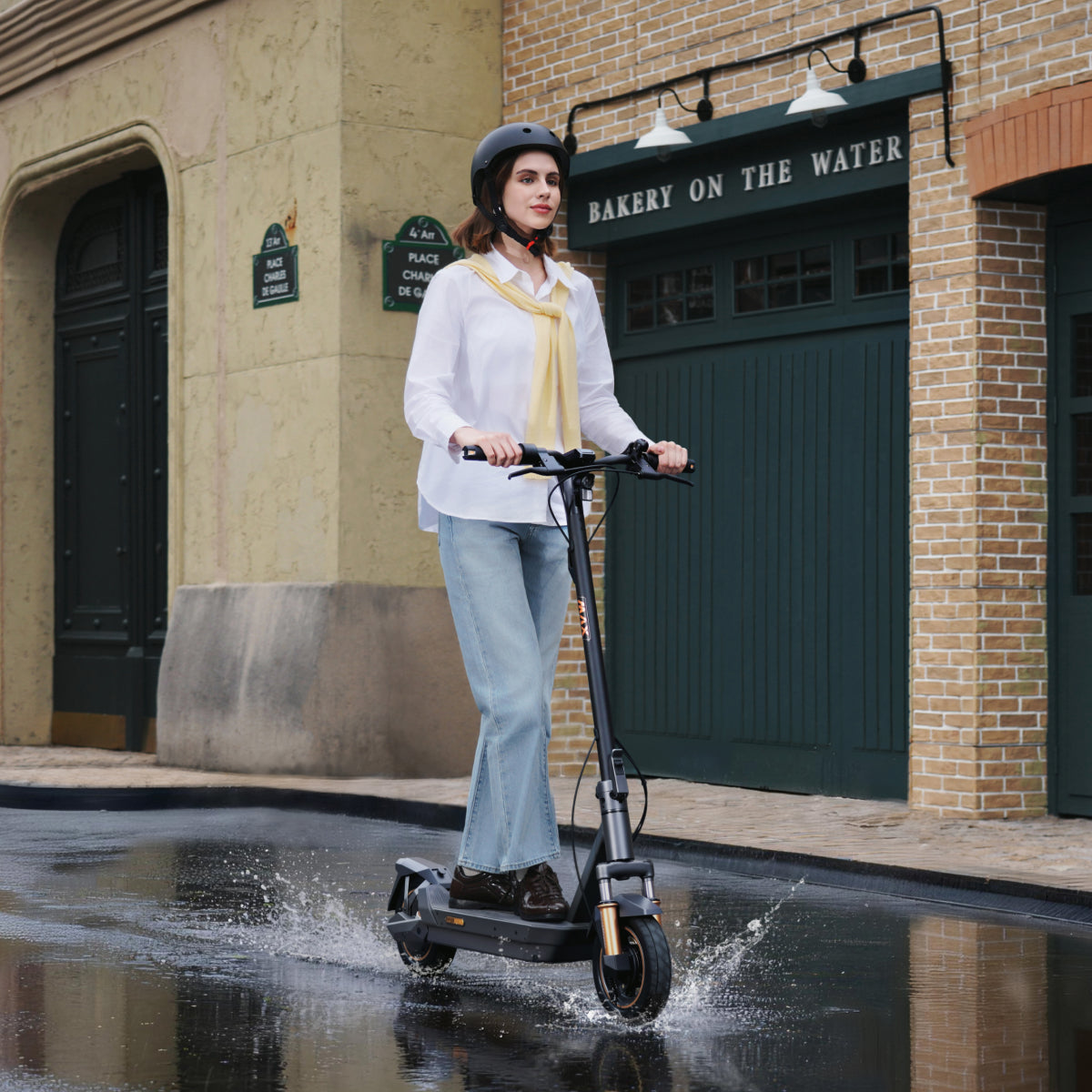 NAVEE GT5 Max elektrische step in gebruik - sfeerfoto 5